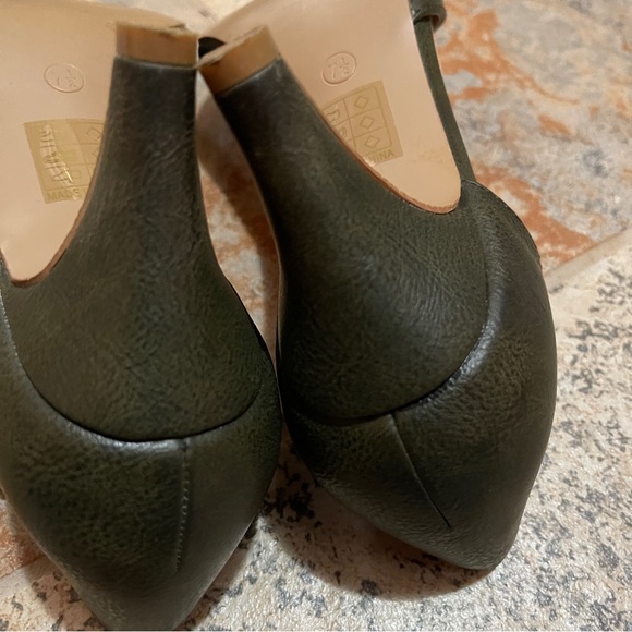 👠Deep Olive Green Ankle Strap  Pumps. - Picture 12 of 13